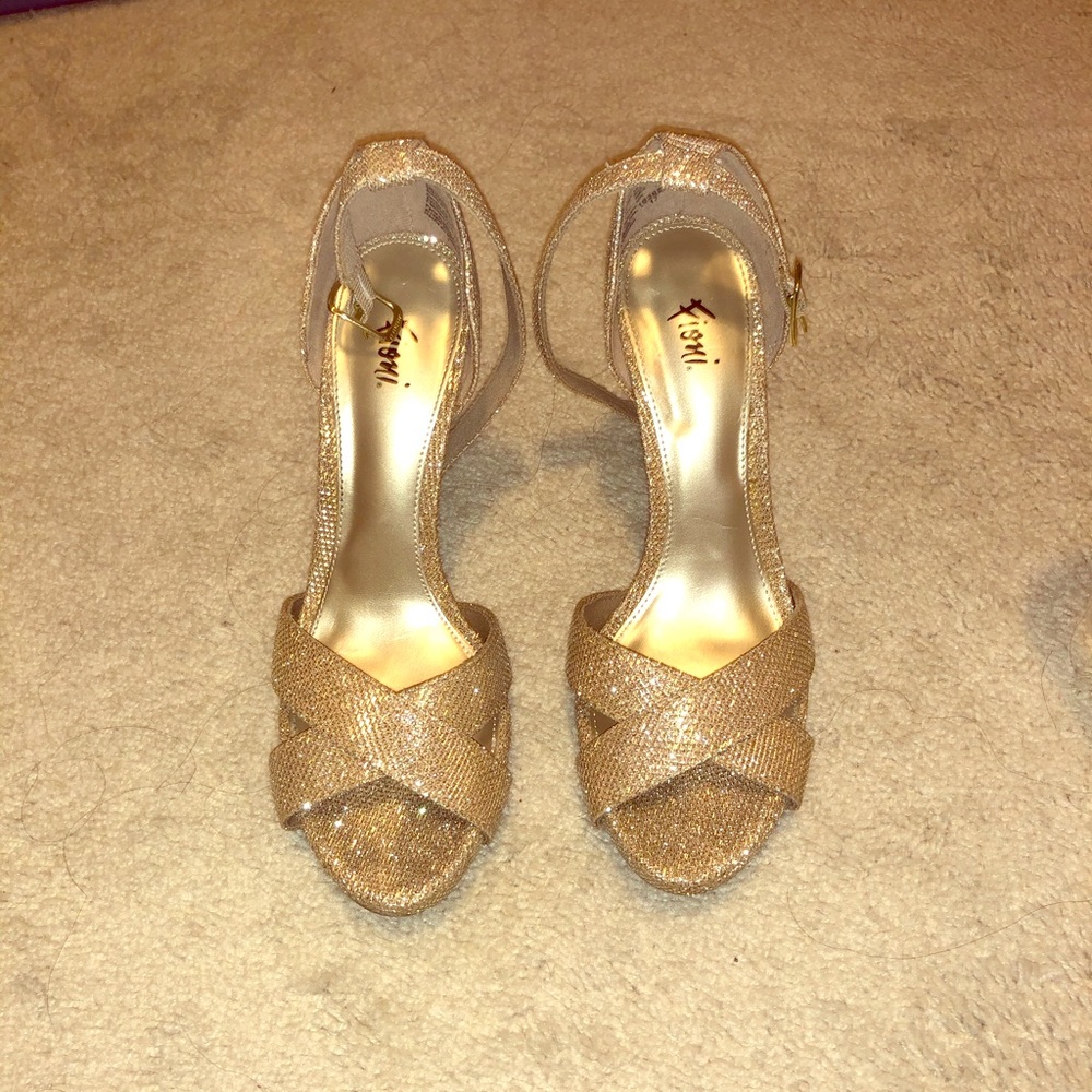 Fiona gold pumps